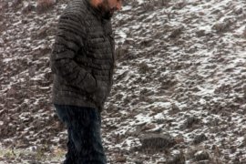 Erzurum'da lapa lapa kar ve tipi