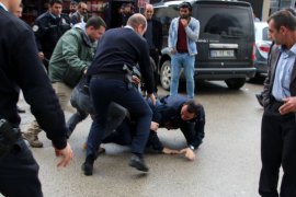 Erzurum’da İki Grup Arasında Bıçaklı Kavga: 3 Yaralı!