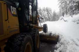 Oltu'da mayıs ayında karla mücadele
