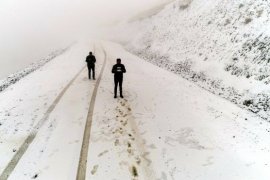 Erzurum'da lapa lapa kar ve tipi