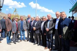 İYİ Partili Türkşen, Oltu’da Esnafı Ziyaret Etti