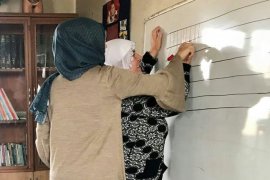 87 Yaşında Okuma Yazma Öğreniyor!