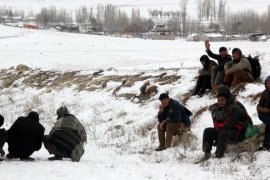 İnsan Kaçakçılarından Göçmenlere Akıl Almaz İşkence!