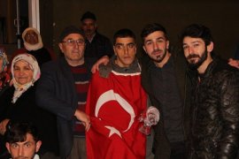 Engelli Oğluna Asker Gecesi Düzenledi!