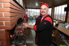 Ak Zirve Yapı İnşaat'tan Ustalara Cağ Kebaplı Seminer!