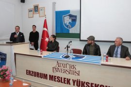 BB Erzurumsporlu futbolcular MYO’da öğrencilerle buluştu