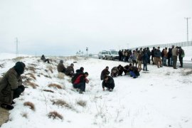 İnsan Kaçakçılarından Göçmenlere Akıl Almaz İşkence!