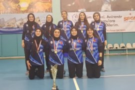 Oltu Anadolu Lisesi Erzurum’daki turnuvada tek set vererek voleybolda şampiyon oldu!