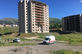 İntihara Teşebbüste Bulunan Liseli Kızın Hayatını Polis Kurtardı!
