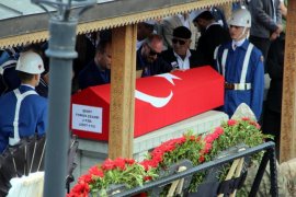 Şehit Yüzbaşı Erzurum'da Son Yolculuğuna Uğurlandı!