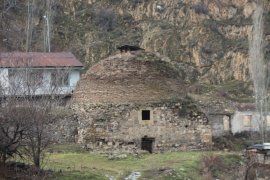 Selçuklular Döneminden Kalma Hamam Çürümeye Terk Edildi!