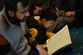 Yeni yılı Kuran-ı Kerim okuyup dualar ederek karşıladılar