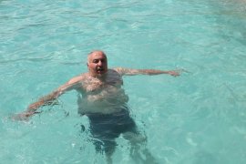 Oltulu Vatandaşlar, Sulama Havuzlarında Serinliyor!