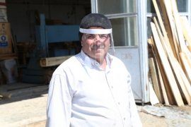 Oltu sanayi esnafına maske dağıtıldı