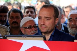 Şehit Yüzbaşı Erzurum'da Son Yolculuğuna Uğurlandı!