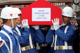 Şehit Yüzbaşı Erzurum'da Son Yolculuğuna Uğurlandı!