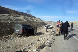 Erzurum’da İki Otomobil Kafa Kafaya Çarpıştı: 6 Yaralı!