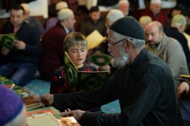 Yeni yılı Kuran-ı Kerim okuyup dualar ederek karşıladılar