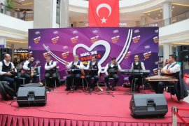 Nevruz Kapsamında Erzurum’a Gelen İranlı Turistler Festivale Yoğun İlgi Gösterdi!