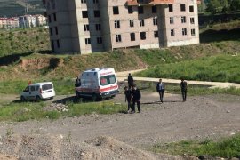 İntihara Teşebbüste Bulunan Liseli Kızın Hayatını Polis Kurtardı!