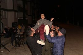 Engelli Oğluna Asker Gecesi Düzenledi!