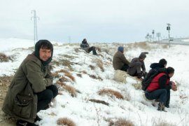 İnsan Kaçakçılarından Göçmenlere Akıl Almaz İşkence!