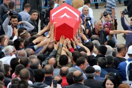 Şehit Yüzbaşı Erzurum'da Son Yolculuğuna Uğurlandı!