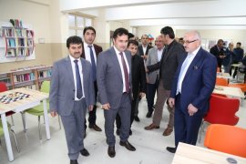 Oltu Anadolu Lisesi’nde Z Kütüphane düzenlenen törenle açıldı