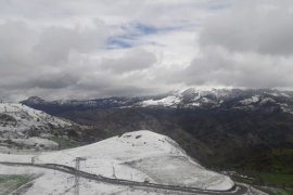 Oltu'da mayıs ayında karla mücadele