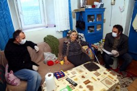 Vefa Sosyal Destek Grubu yaşlıları ziyaret etmeye başladı