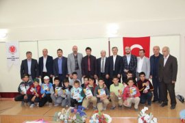 Oltu’da Ortaokul Öğrencileri Kur’an-ı Kerim’i Güzel Okumak için Yarıştı!