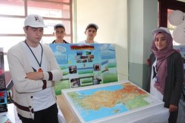 Oltu Yusuf Ziyabey Kız Anadolu Lisesi’nde Bilim Fuarı Sergisi!