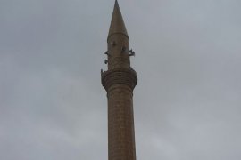 Horasan ve Karayazı’da Fırtına Hayatı Felç Etti!