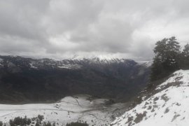 Oltu'da mayıs ayında karla mücadele