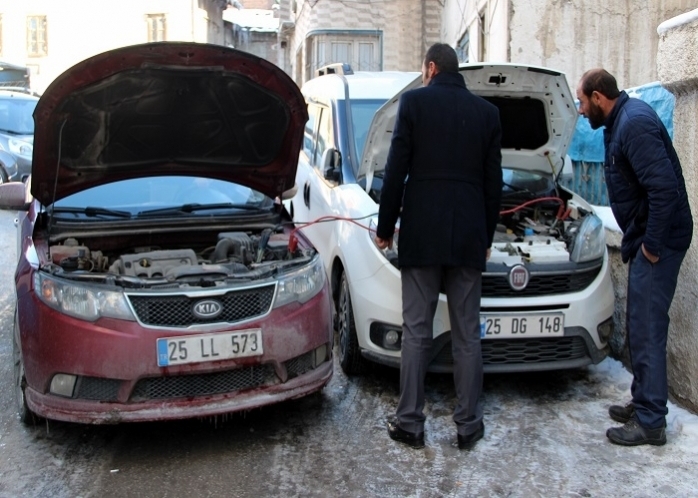 Sıcaklık Eksi 15 Dereceye Düştü, Erzurum Buz Tuttu!