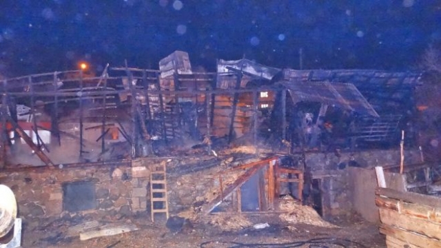 Oltu'da Bir Ahır Yandı