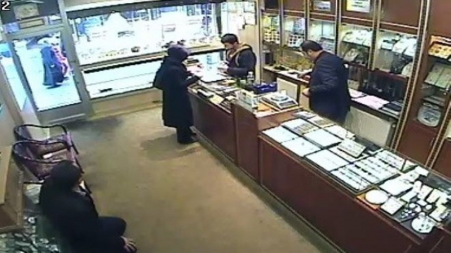 Kuyumcudan Hırsızlık Güvenlik Kameralarına Yansıdı