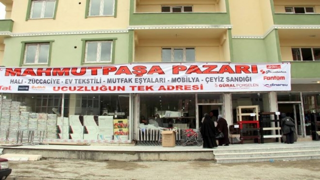 Mahmut Paşa Pazarı Oltu'da Açıldı