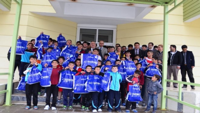 Sporcu Eğitim Merkezi Sporcuları Giyindirildi