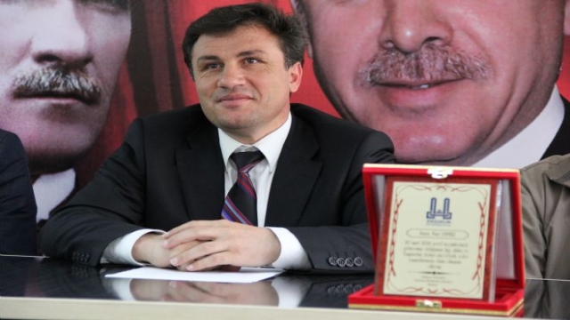 AK Parti Oltu İlçe Başkanı Fuat Demir'e Anlamlı Plaket