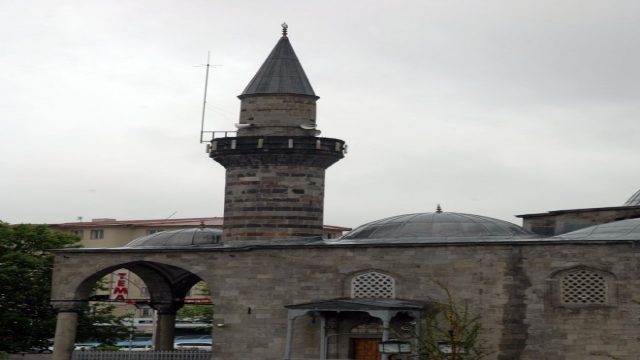 Erzurum'daki Camilerde Madenciler İçin Sela Verildi