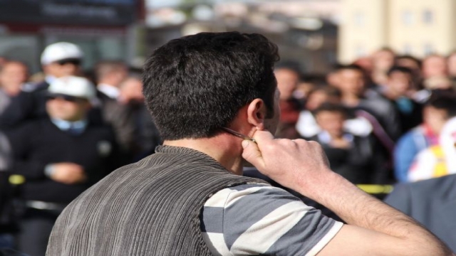 Faytonuna El Konulan Vatandaş Kendini Yaraladı