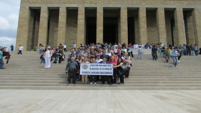 Atatürk Üniversitesi'nden Anıtkabir Ziyareti
