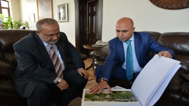 Şevki Yılmaz'dan Yakutiye'ye Övgü