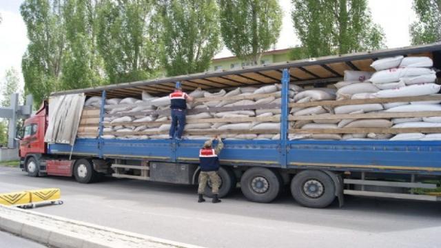 1 Tır Kaçak Çay Ele Geçirildi