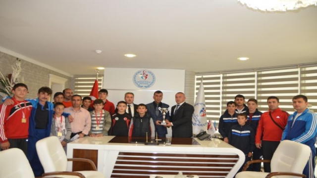 Minik Pehlivanlar Minderin Tozunu Attı