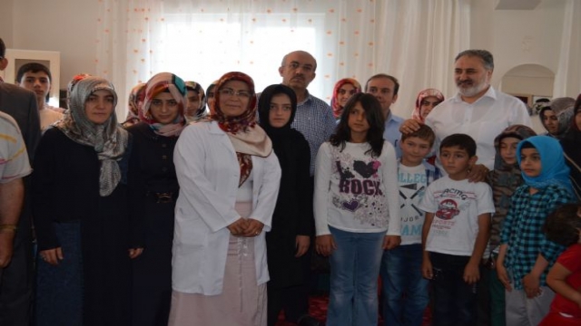 Erzurum'da Camiler Yetimlerle Buluşuyor
