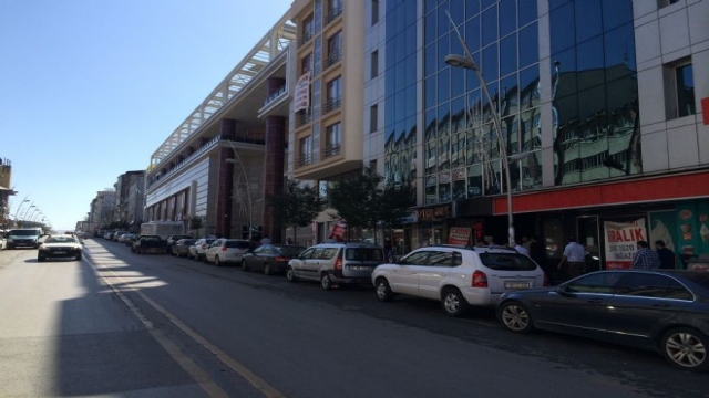 Palerium AVM Erzurum Trafiğini Keşmekeş Ediyor