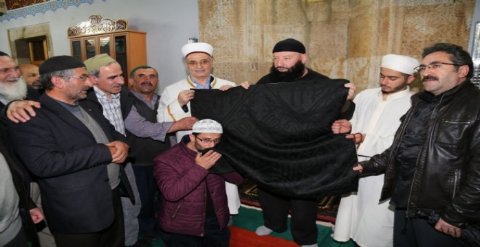 Kabe Örtüsü Aslanpaşa Camii'nde