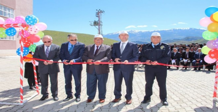 Oltu'da TÜBİTAK Bilim Fuarı Sergisi Açıldı